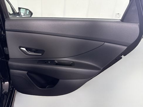 Used 2025 Hyundai Elantra SEL image 28