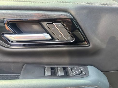 Used 2025 GMC Yukon XL AT4 w/ AT4 Premium Package AWD/4WD image 23