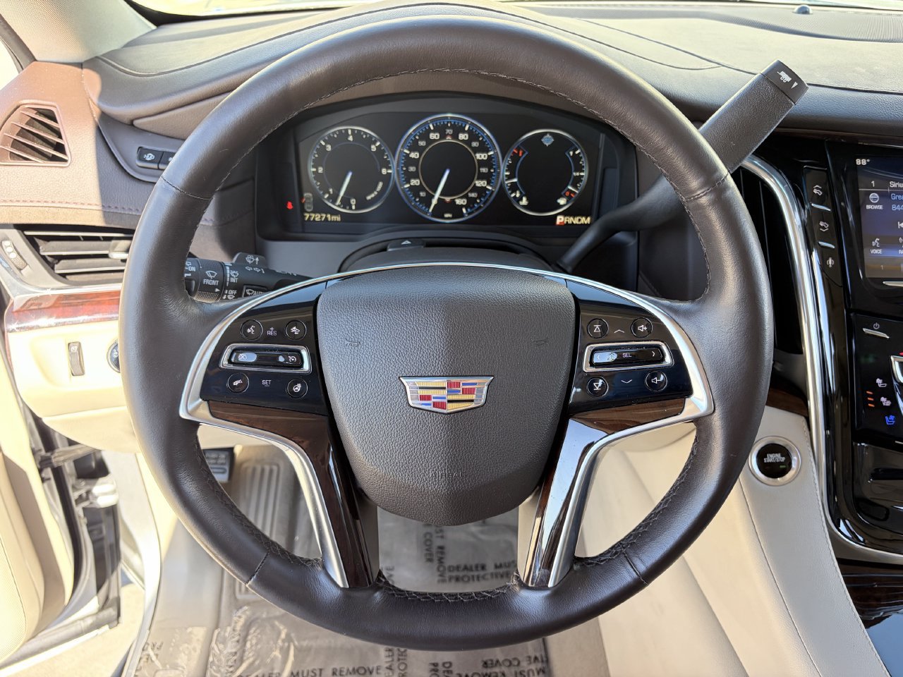 Used 2015 Cadillac Escalade Luxury RWD image 23