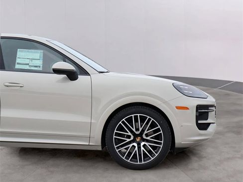New 2026 Porsche Cayenne Coupe image 10
