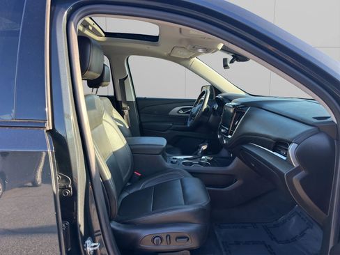 Used 2021 Chevrolet Traverse RS image 12
