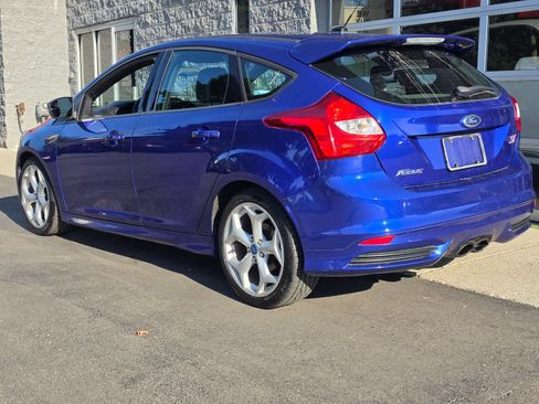 Used 2013 Ford Focus ST FWD image 4