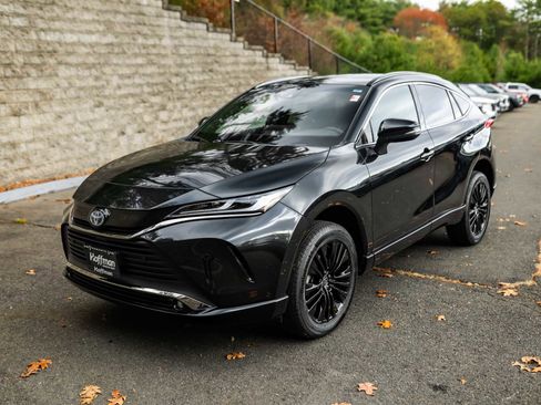 Used 2024 Toyota Venza Nightshade image 11