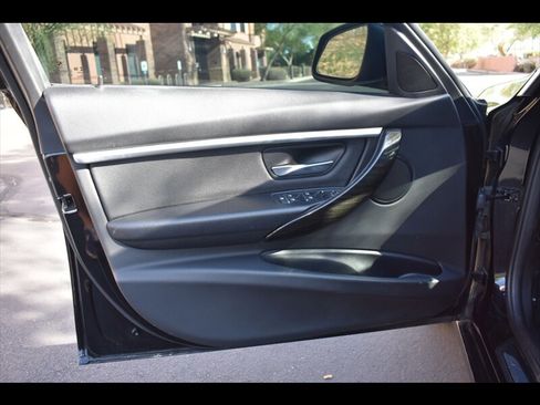 Used 2017 BMW 330i Sedan RWD image 18