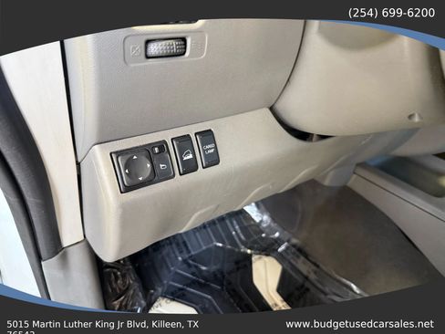 Used 2019 Nissan Frontier SV w/ Value Truck Package AWD/4WD image 11