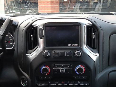 Used 2022 Chevrolet Silverado 2500 LTZ w/ LTZ Convenience Package image 14