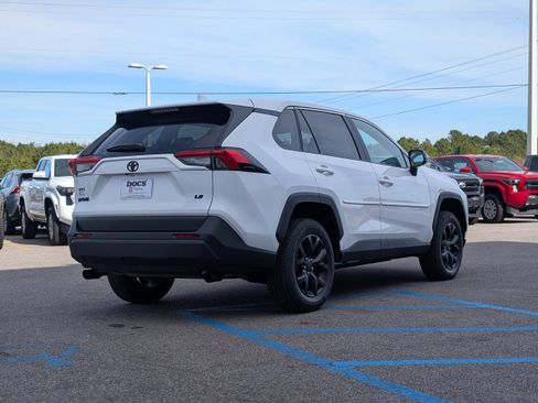 New 2025 Toyota RAV4 LE image 5