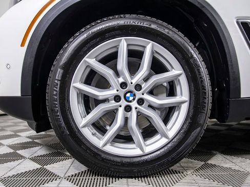 Used 2023 BMW X5 xDrive40i w/ Premium Package image 40