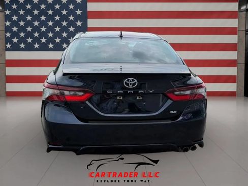 Used 2021 Toyota Camry SE FWD image 5