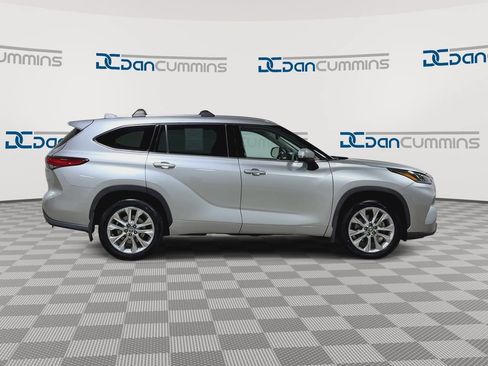 Used 2023 Toyota Highlander Limited AWD/4WD image 9