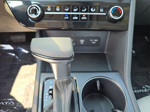 Certified 2025 Hyundai Sonata SE image 18