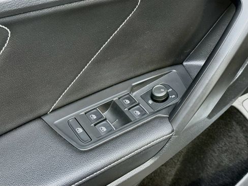 Used 2022 Volkswagen Tiguan SE AWD/4WD image 18