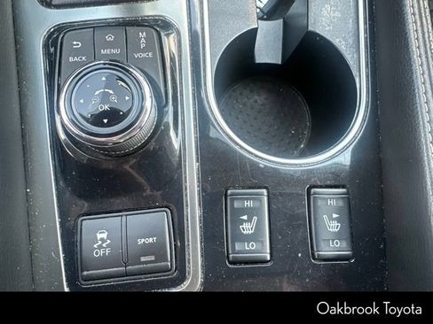 Used 2022 Nissan Maxima SV w/ Floor Mat Group FWD image 11