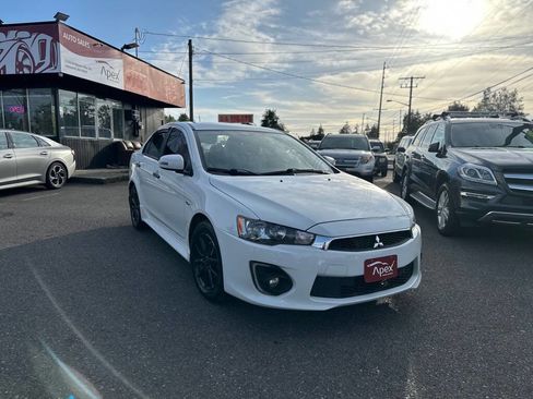 Used 2016 Mitsubishi Lancer ES FWD image 4