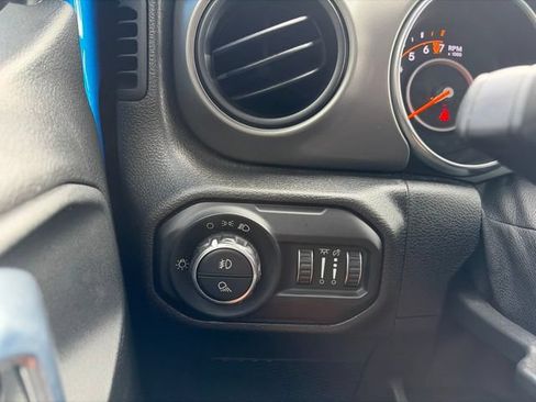 Used 2022 Jeep Gladiator Sport AWD/4WD image 22