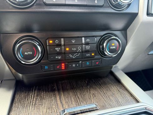 Used 2021 Ford F350 Lariat w/ Chrome Package image 33