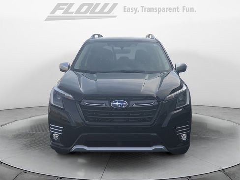 Used 2023 Subaru Forester Touring image 3