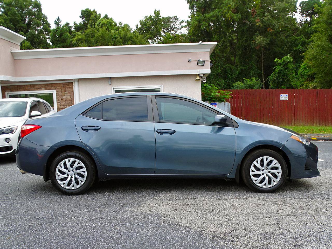 Used 2019 Toyota Corolla LE FWD image 9