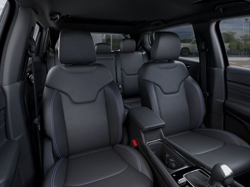 New 2026 Jeep Compass Limited w/ Sun, Sound & Navigation Group AWD/4WD image 16