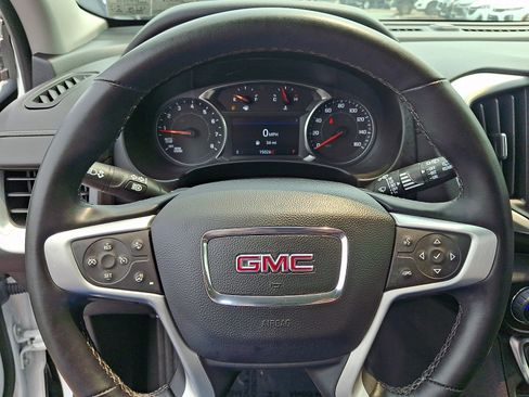 Used 2024 GMC Terrain SLT AWD/4WD image 19
