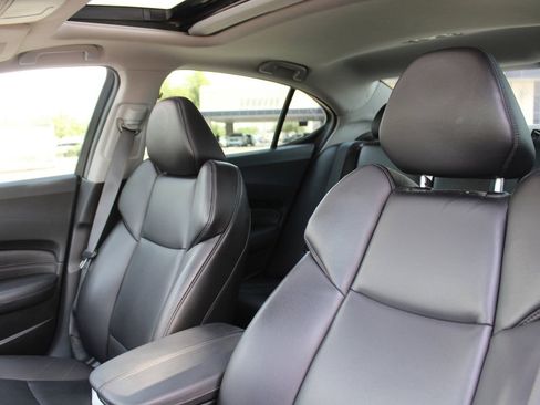 Used 2017 Acura TLX FWD image 19