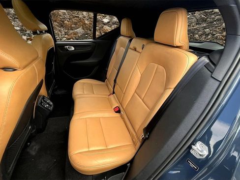 Used 2019 Volvo XC40 T5 Inscription image 25