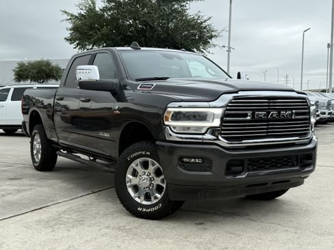 Used 2024 RAM 2500 Laramie w/ Safety Group AWD/4WD image 2