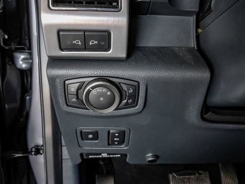 Used 2022 Ford F450 Platinum w/ FX4 Off-Road Package AWD/4WD image 27