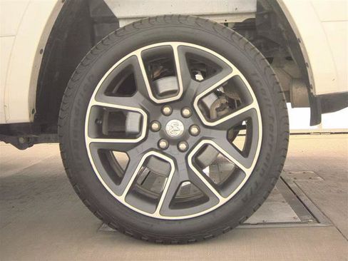 Used 2020 RAM 1500 Laramie AWD/4WD image 12
