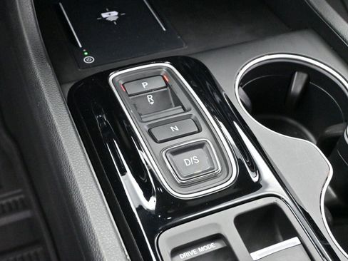 Used 2025 Honda Pilot Elite image 22