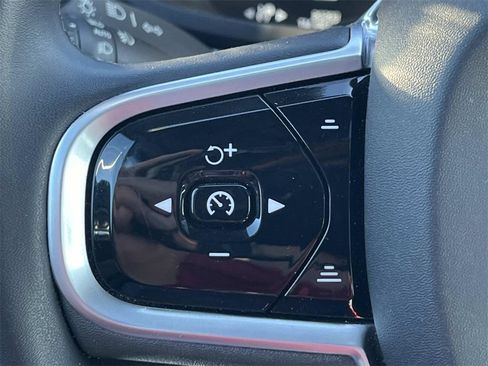 Used 2022 Volvo S60 T8 R-Design image 22