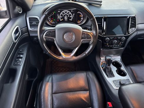 Used 2020 Jeep Grand Cherokee Limited w/ Luxury Group II image 17