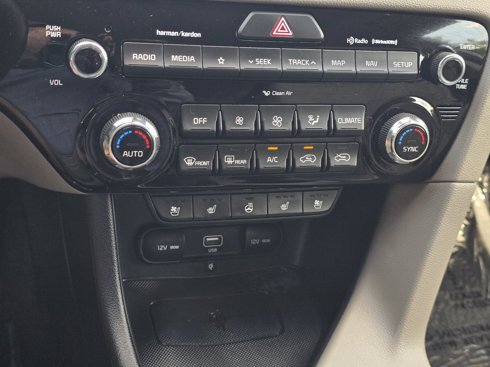 Used 2021 Kia Sportage EX w/ EX Technology Package FWD image 19