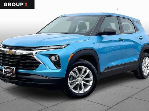 Used 2025 Chevrolet TrailBlazer LS w/ LS Confidence Package image 1