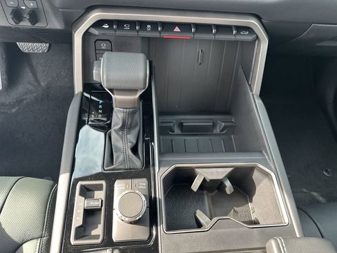 New 2026 Toyota Tundra Limited AWD/4WD image 33