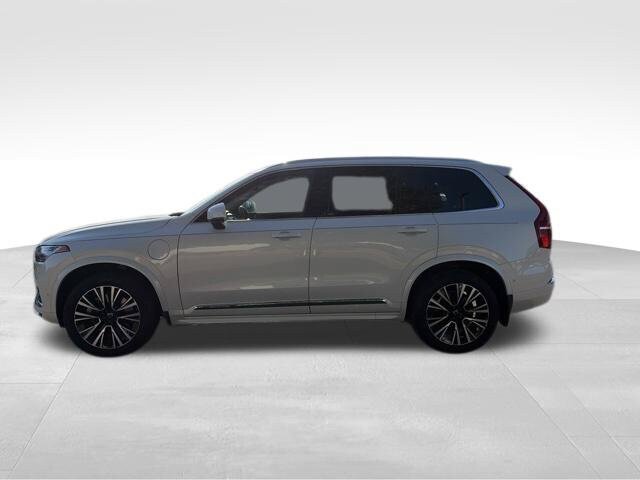 Used 2024 Volvo XC90 T8 Plus AWD/4WD image 3