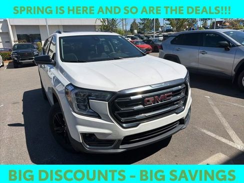 Used 2023 GMC Terrain AT4 image 8