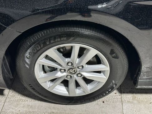 Used 2025 Toyota Camry LE w/ Convenience Package image 8