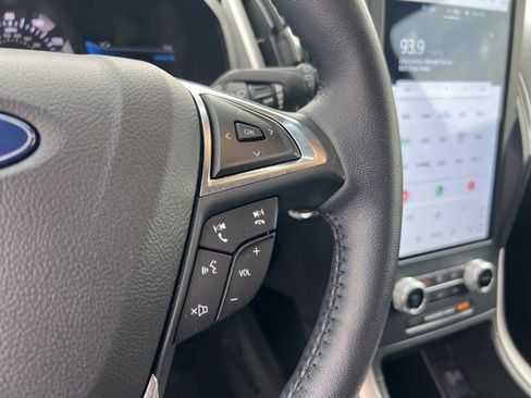 Certified 2023 Ford Edge SEL image 10