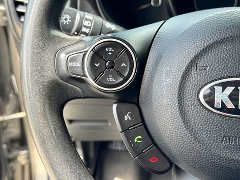Used 2018 Kia Soul + FWD image 22