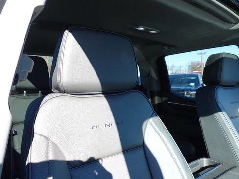 Used 2024 GMC Sierra 1500 Denali w/ Denali Reserve Package image 32