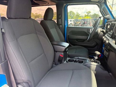 Used 2023 Jeep Wrangler Sport AWD/4WD image 20
