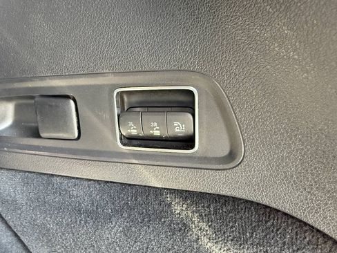 Used 2025 Mercedes-Benz GLS 450 4MATIC image 12