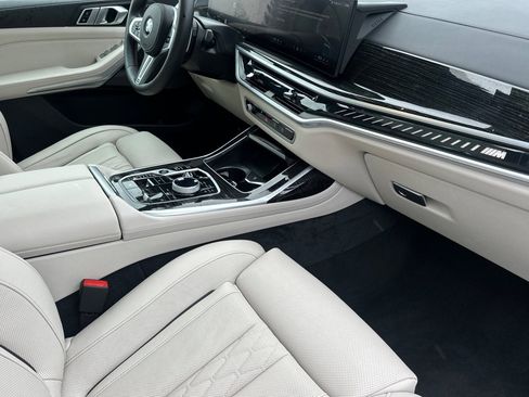 Certified 2025 BMW X7 M60i w/ Climate Comfort Package image 21