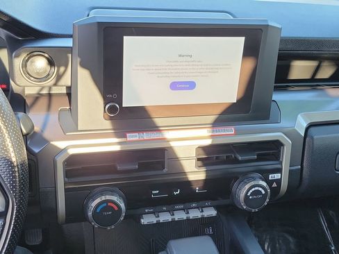 Used 2025 Toyota Tacoma SR5 image 9