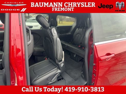 New 2026 Chrysler Voyager LX FWD image 18