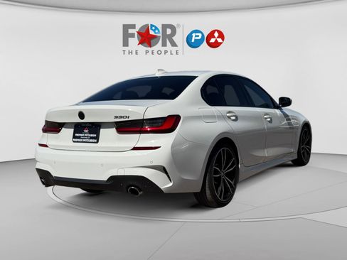 Used 2019 BMW 330i Sedan w/ M Sport Package RWD image 5