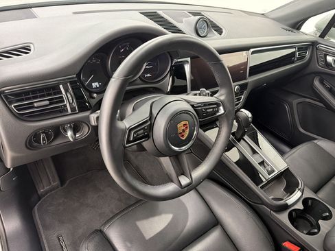 Used 2026 Porsche Macan AWD/4WD image 4