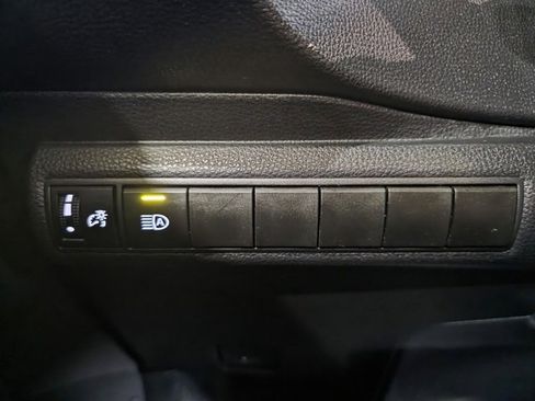 Used 2025 Toyota Corolla LE image 18