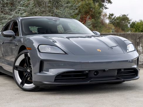 Certified 2025 Porsche Taycan AWD/4WD image 9